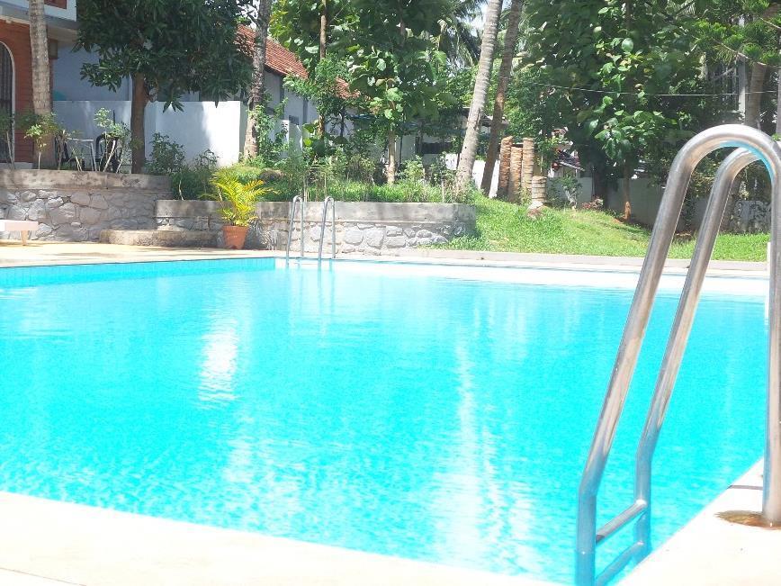 Raja Hotel קובאלאם מראה חיצוני תמונה