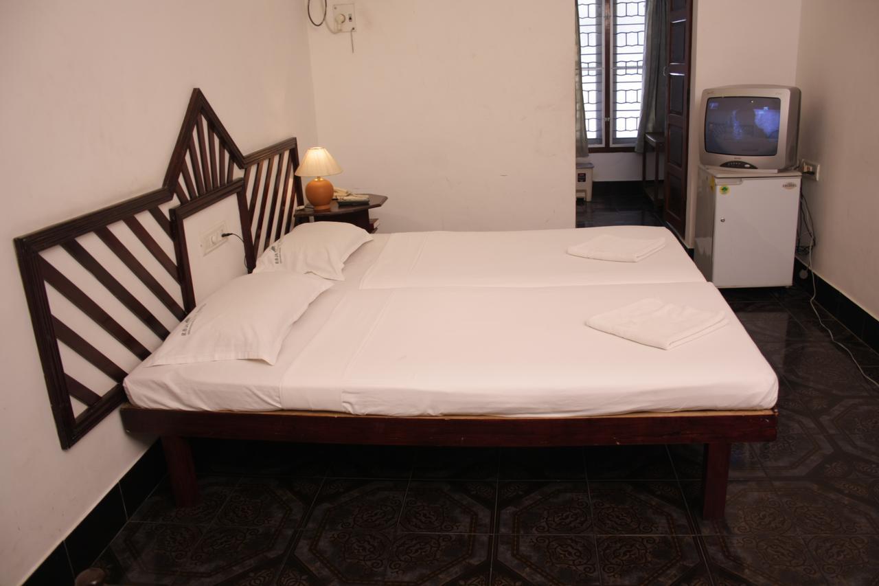 Raja Hotel קובאלאם מראה חיצוני תמונה