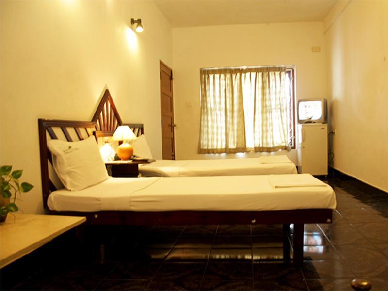 Raja Hotel קובאלאם מראה חיצוני תמונה